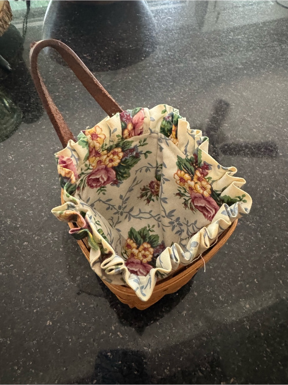 Longaberger Chive Basket 1996 with Floral Ruffle Liner and plastic liner